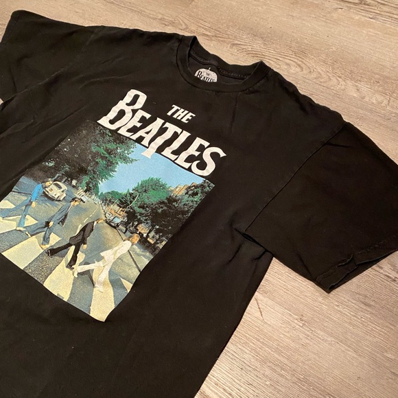 2018 The Beatles Abbey Road T-Shirt Men’s Size Large - Picture 2 of 4